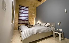 Great Siege Apartment